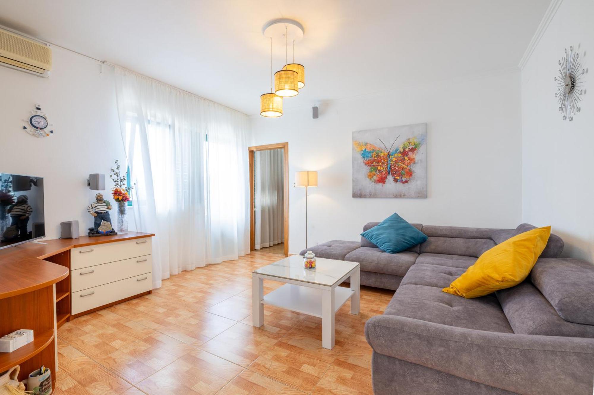 Apartman Laura On The First Floor *