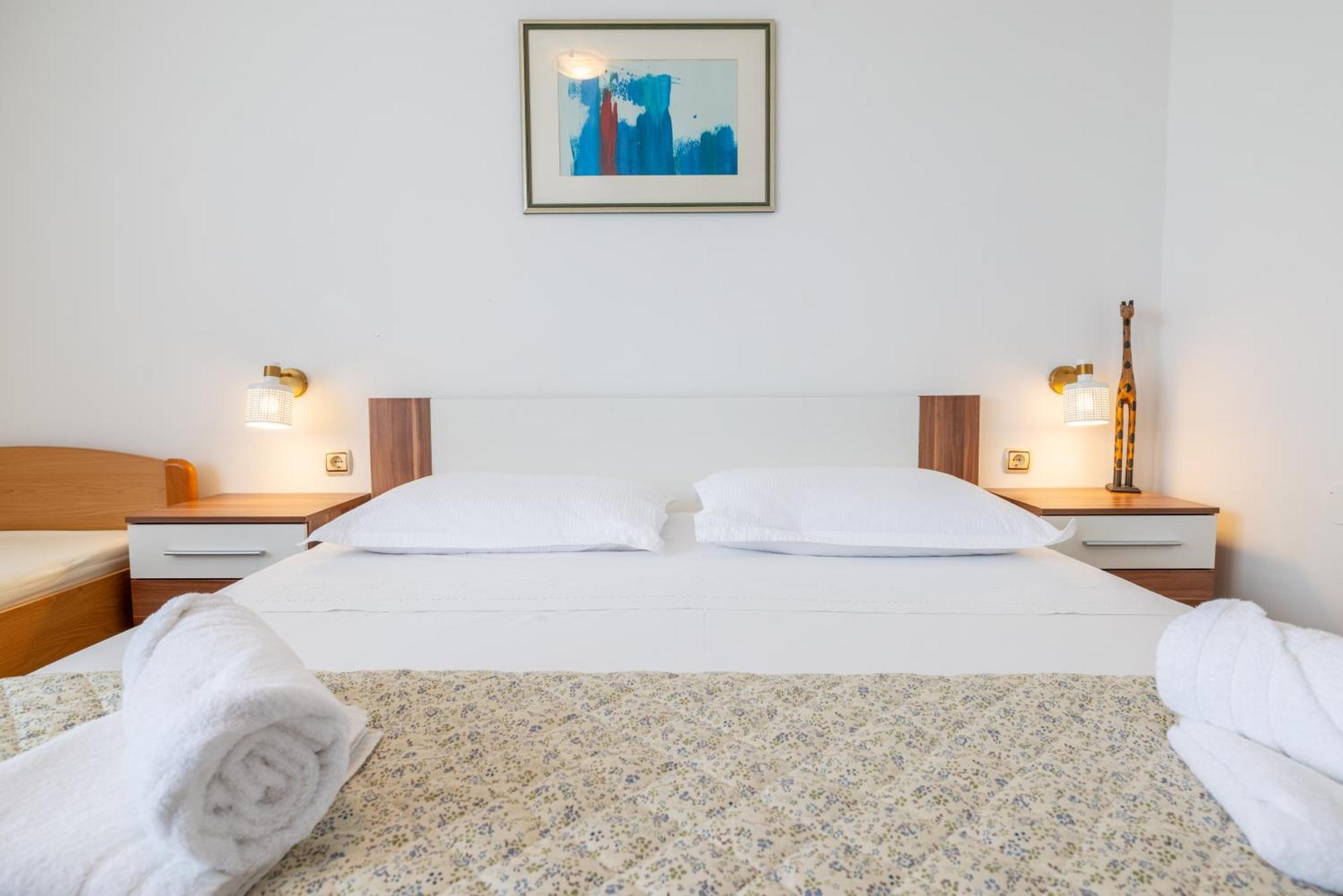 Laura On The First Floor Appartamento Makarska
